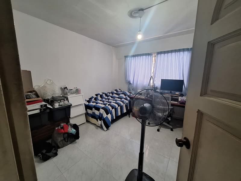 427 Hougang Avenue 6 HDB Flat For Sale at S$ 1,000,000 | PropertyGuru Singapore - Bedroom