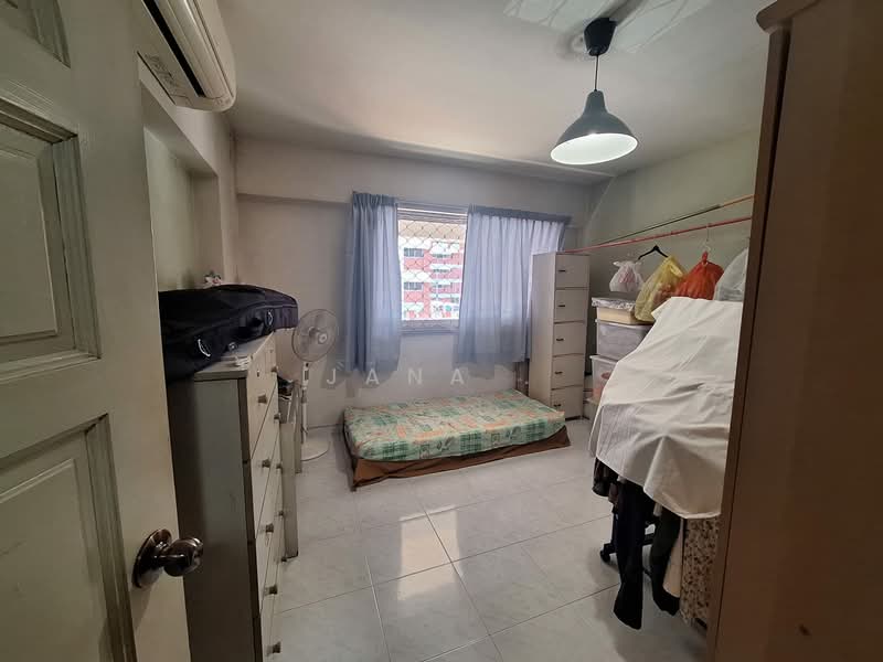 427 Hougang Avenue 6 HDB Flat For Sale at S$ 1,000,000 | PropertyGuru Singapore - Bedroom