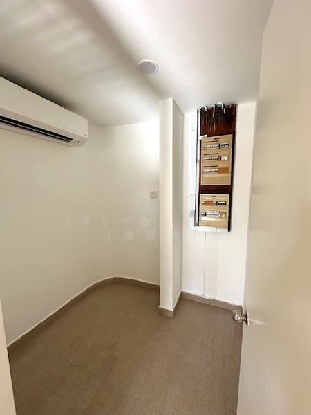 The Colonnade, 82 Grange Road, 2 Bedrooms, 2,883 sqft, Condominium For Rent, by Brenda Zee (徐黎倫), 500091443 - Helper's Room - PropertyGuru.com.sg