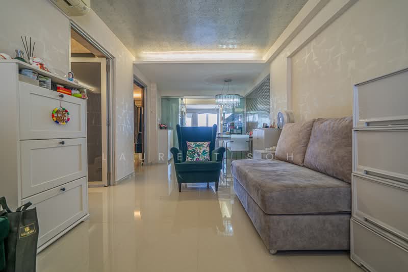 85C Lorong 4 Toa Payoh HDB Flat For Sale at S$ 478,888 | PropertyGuru Singapore - Living Room