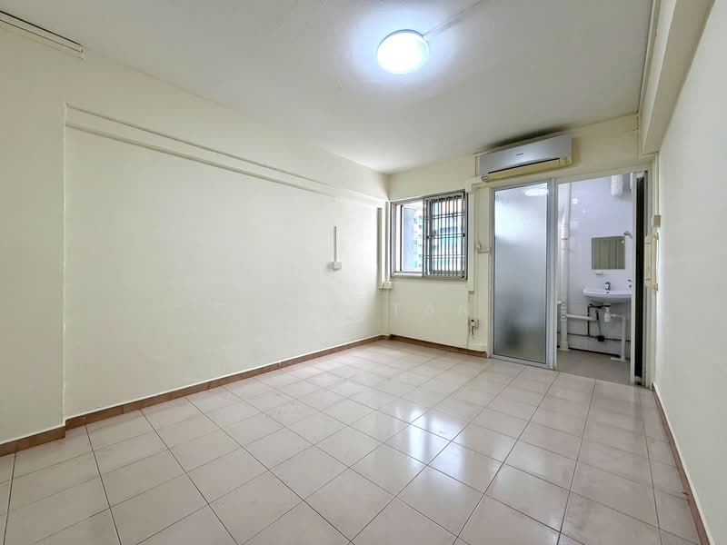 711 Hougang Avenue 2 HDB Flat For Sale at S$ 568,000 | PropertyGuru Singapore - Interior