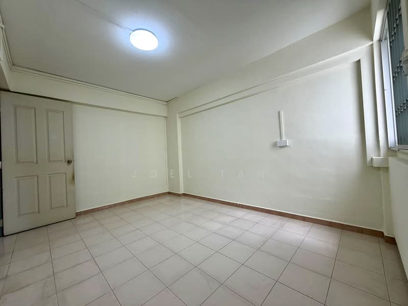 711 Hougang Avenue 2 HDB Flat For Sale at S$ 568,000 | PropertyGuru Singapore - Interior