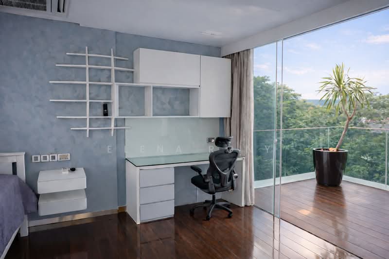 Sentosa Cove Detached House For Sale at S$ 15,600,000 | PropertyGuru Singapore - Junior Master Bedroom