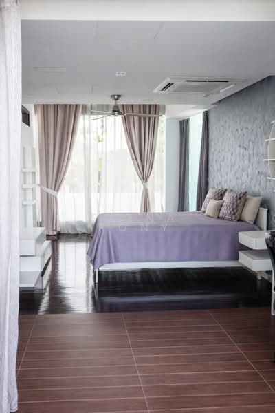 Sentosa Cove Detached House For Sale at S$ 15,600,000 | PropertyGuru Singapore - Junior Master Bedroom