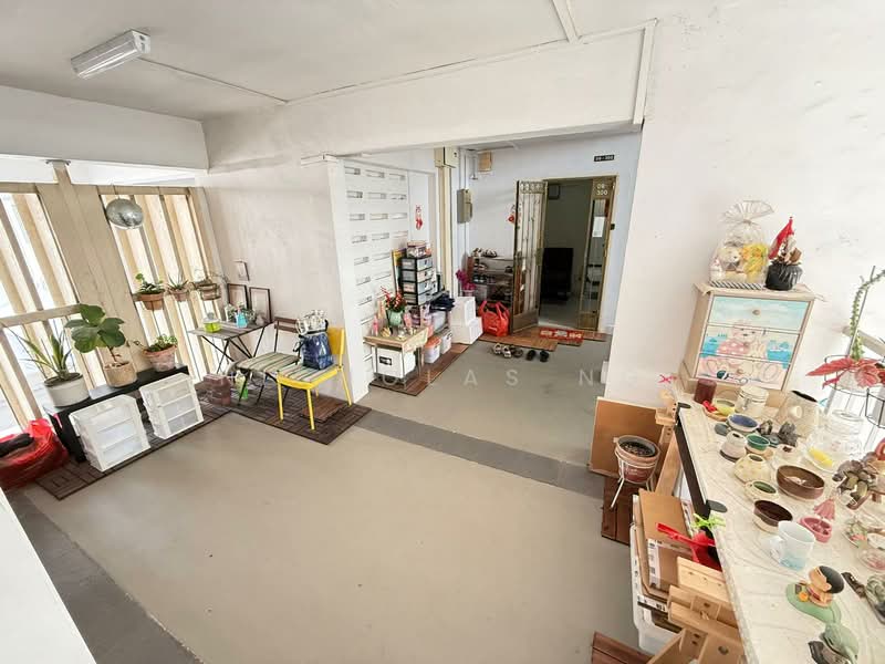 238 Hougang Avenue 1 HDB Flat For Sale at S$ 800,000 | PropertyGuru Singapore - Interior