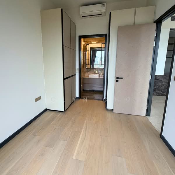 Perfect Ten Condominium For Sale at S$ 2,700,000 | PropertyGuru Singapore - MBR Bathroom