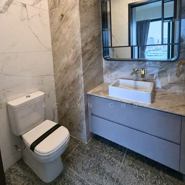 Perfect Ten Condominium For Sale at S$ 2,700,000 | PropertyGuru Singapore - MBR Bathroom
