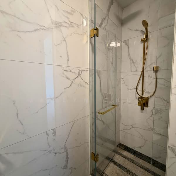 Perfect Ten Condominium For Sale at S$ 2,700,000 | PropertyGuru Singapore - Common Bathroom