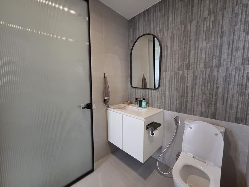 d'Leedon (Former Farrer Court) Condominium For Sale at S$ 2,360,000 | PropertyGuru Singapore - Bathroom