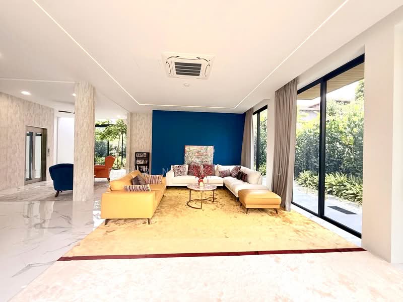 KINGSMEAD ROAD - Almost Brand New Bungalow ! 1km Nanyang Pri Sch, Kingsmead Road, 7 Bedrooms, 9,800 sqft, Bungalow House For Sale, by Bernard Wu, 500091492 - Living Room - PropertyGuru.com.sg