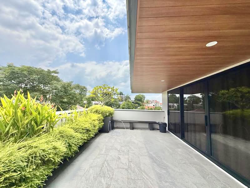Almost New Bungalow Kingsmead Road, Kingsmead Road, 7 Bedrooms, 9,800 sqft, Bungalow House For Sale, by Bernard Wu, 500091492 - Balcony - PropertyGuru.com.sg
