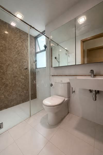 Eight Courtyards Condominium For Sale at S$ 1,150,000 | PropertyGuru Singapore - Bathroom