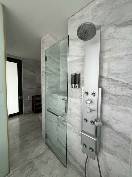 Skypark @ Somerset, 22 Saint Thomas Walk, 4 Bedrooms, 3,350 sqft, Apartment For Rent, by Olivia Chang, 500091519 - Bathroom - PropertyGuru.com.sg