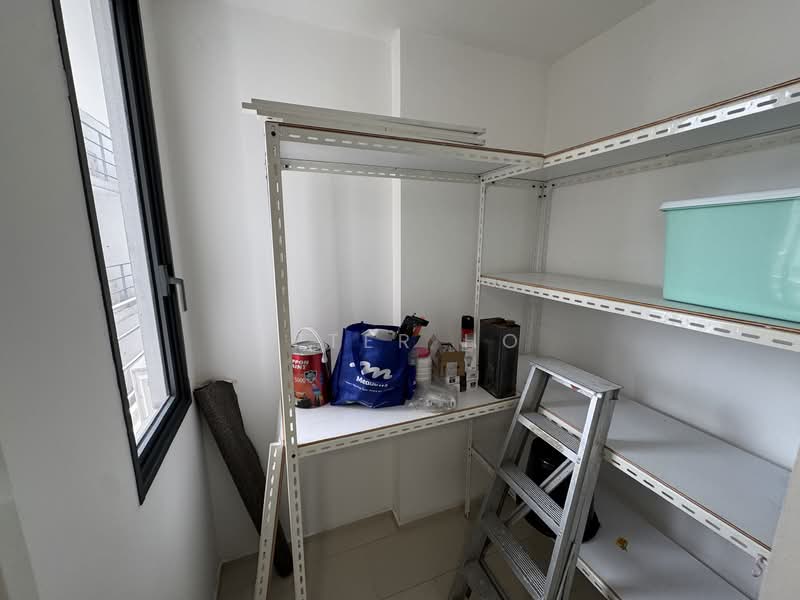 La Fiesta Condominium For Sale at S$ 2,000,000 | PropertyGuru Singapore