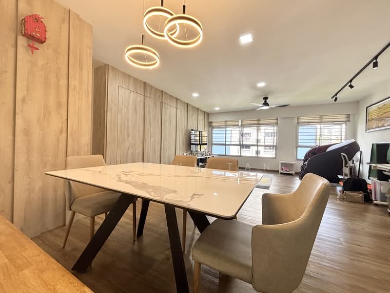 443C Bukit Batok West Avenue 8 HDB Flat For Sale at S$ 825,000 | PropertyGuru Singapore - Dining Room
