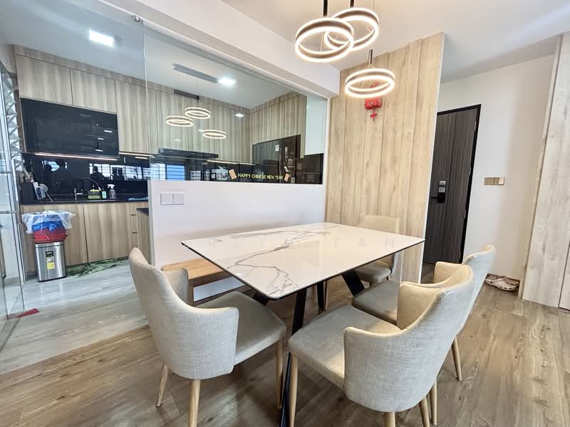 443C Bukit Batok West Avenue 8 HDB Flat For Sale at S$ 825,000 | PropertyGuru Singapore - Kitchen