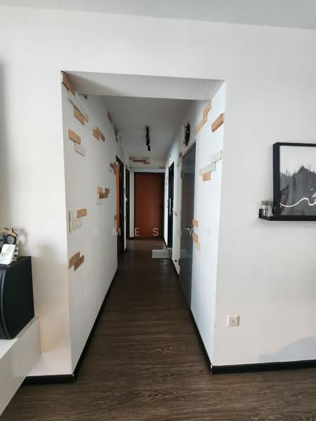 52 Commonwealth Drive HDB Flat For Sale at S$ 1,028,000 | PropertyGuru Singapore - Corridor