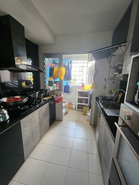 52 Commonwealth Drive HDB Flat For Sale at S$ 1,028,000 | PropertyGuru Singapore - Kitchen