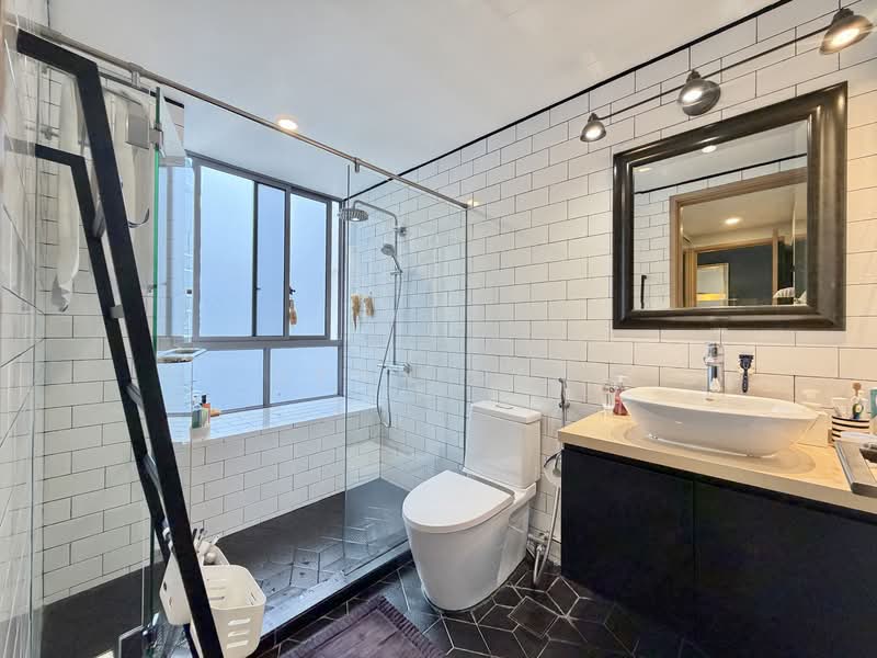 Waterford Residence Condominium For Sale at S$ 2,980,000 | PropertyGuru Singapore - Master Bathroom
