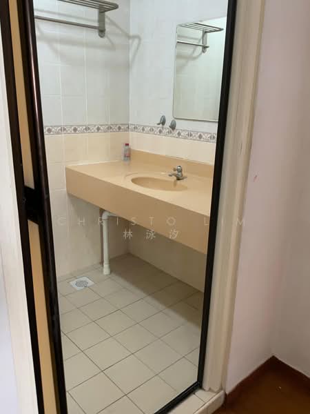 110D Punggol Field HDB Flat For Sale at S$ 638,000 | PropertyGuru Singapore - Bathroom