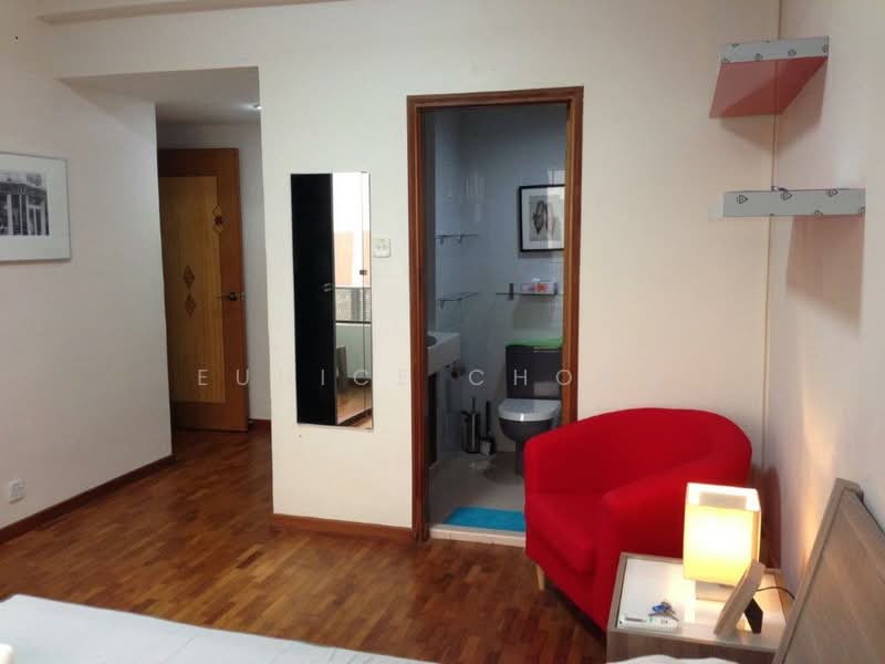 International Plaza Apartment For Sale at S$ 1,830,000 | PropertyGuru Singapore - Bedroom