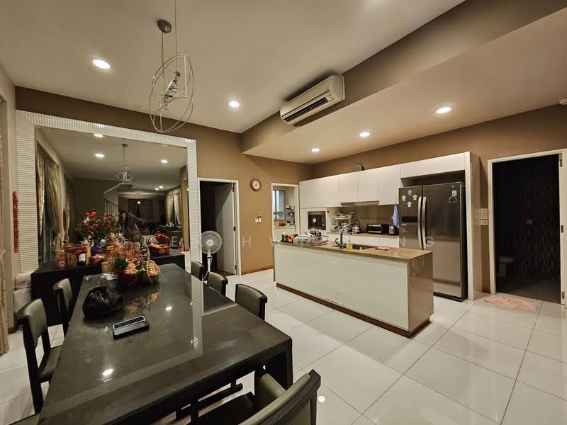 Spacious Semi-D in Serangoon Gardens Semi-Detached House For Sale at S$ 8,800,000 | PropertyGuru Singapore - Kitchen