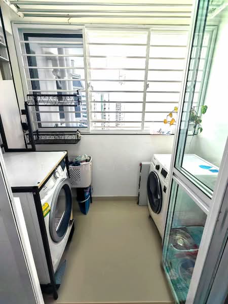 619A Tampines Street 61 HDB Flat For Sale at S$ 978,000 | PropertyGuru Singapore - Balcony