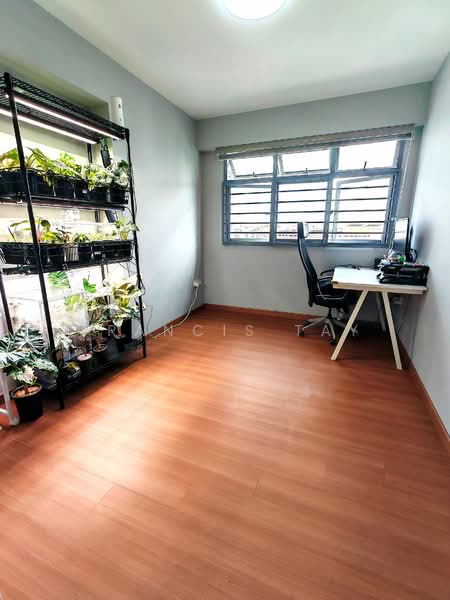 619A Tampines Street 61 HDB Flat For Sale at S$ 978,000 | PropertyGuru Singapore - Study