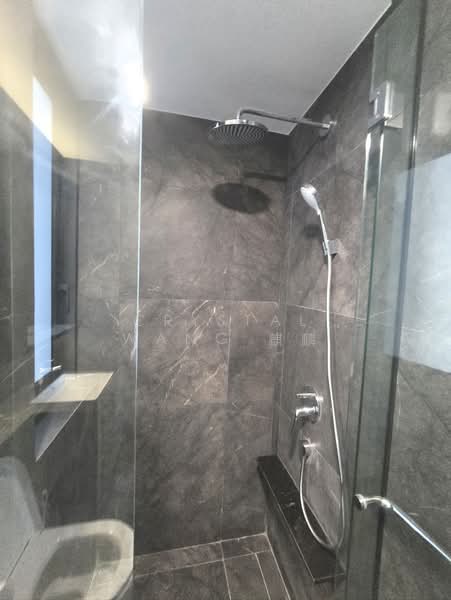 Hyll on Holland Condominium For Sale at S$ 1,880,000 | PropertyGuru Singapore - Bathroom