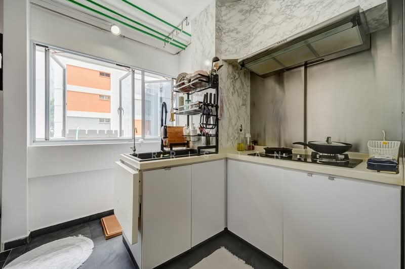 231 Hougang Street 21 HDB Flat For Sale at S$ 1,200,000 | PropertyGuru Singapore - Kitchen