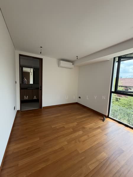 Brand New Freehold Detached with Swimming Pool, Jaccuzi and Private Lift in Braddell Height Estate Detached House For Sale at S$ 14,800,000 | PropertyGuru Singapore - Interior