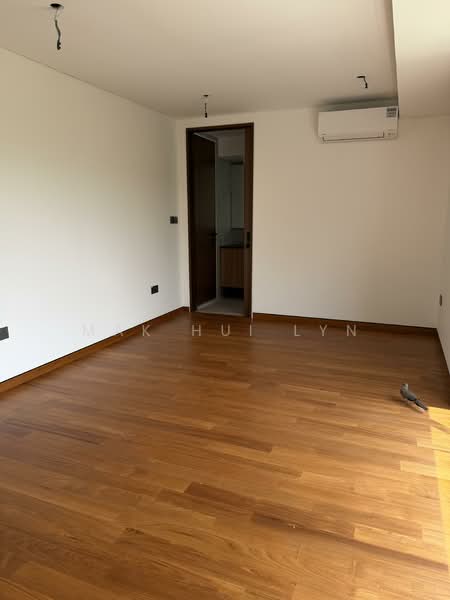 Brand New Freehold Detached with Swimming Pool, Jaccuzi and Private Lift in Braddell Height Estate Detached House For Sale at S$ 14,800,000 | PropertyGuru Singapore - Interior