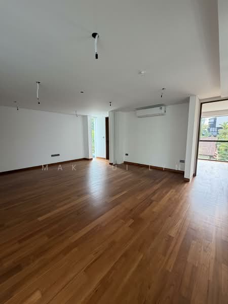 Brand New Freehold Detached with Swimming Pool, Jaccuzi and Private Lift in Braddell Height Estate Detached House For Sale at S$ 14,800,000 | PropertyGuru Singapore - Interior