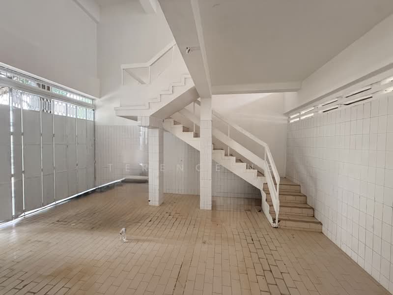 Yio Chu Kang road, Yio Chu Kang Road, Hougang / Punggol / Sengkang, 1,130 sqft, Shop / Shophouse For Rent, by Terence Ng, 500091591 - Interior - CommercialGuru.com.sg