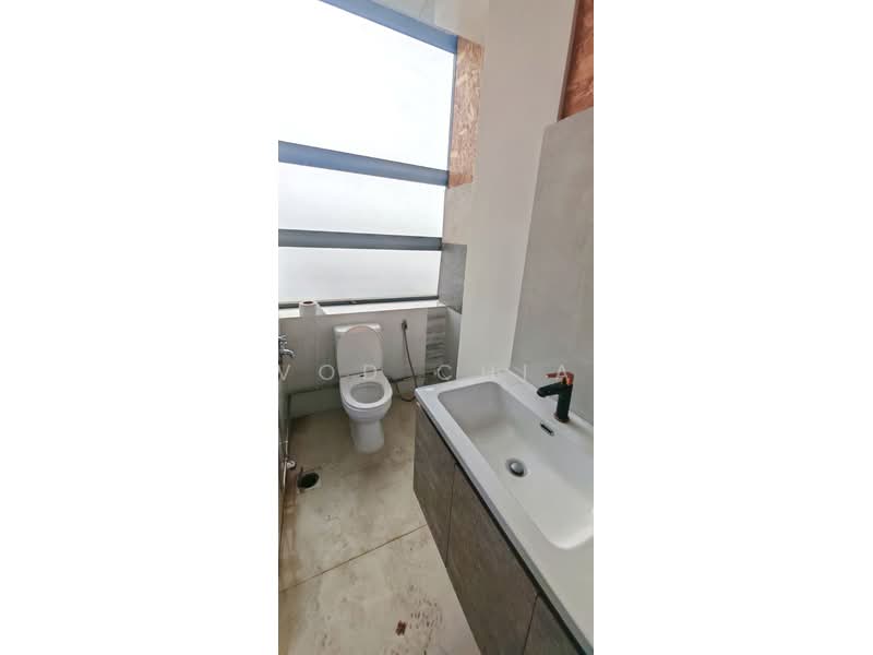 Enterprise Hub, 48 Toh Guan Road East, 3,358 sqft, Factory / Workshop (B2) For Rent, by Vod Chia, 500091595 - Bathroom - CommercialGuru.com.sg
