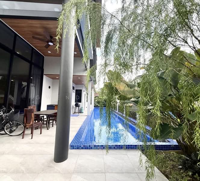 Kingsmead Almost New Home With Home Lift Bungalow House For Sale at S$ 25,700,000 | PropertyGuru Singapore - Exterior