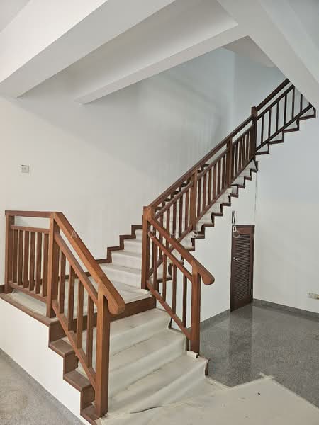 One Tree Hill mins walk to Wheelock Pl,Tanglin Mall, One tree hill, 6 Bedrooms, 3,200 sqft, Semi-Detached House For Rent, by Amy Chong, 500091613 - PropertyGuru.com.sg