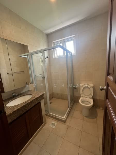 One tree hill, One tree hill, 6 Bedrooms, 3,200 sqft, Semi-Detached House For Rent, by Amy Chong, 500091613 - Bathroom - PropertyGuru.com.sg