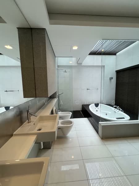 Tan Kim Cheng, Tan Kim Cheng Road, 5 Bedrooms, 7,400 sqft, Bungalow House For Rent, by Olivia Chang, 500091614 - Bathroom - PropertyGuru.com.sg