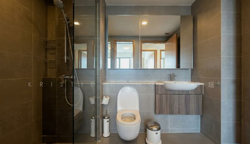 Waterbank at Dakota, 25 Dakota Crescent, 2 Bedrooms, 624 sqft, Condominium For Rent, by Kristie Dong  董梦瑶, 500091623 - Bathroom - PropertyGuru.com.sg