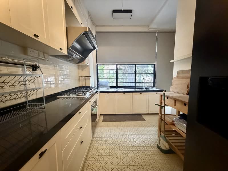 37 Lim Liak Street HDB Flat For Sale at S$ 828,888 | PropertyGuru Singapore - Kitchen