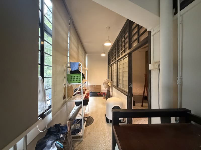37 Lim Liak Street HDB Flat For Sale at S$ 828,888 | PropertyGuru Singapore - Corridor