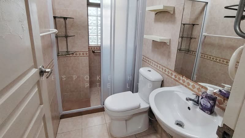 Maple Woods, 989 Bukit Timah Road, Room Rental, 100 sqft, Condominium For Rent, by Bespoke Habitat Pte Ltd, 500091638 - 06-12 Common Bathroom - PropertyGuru.com.sg