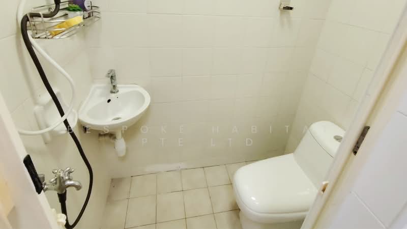 Maple Woods, 989 Bukit Timah Road, Room Rental, 100 sqft, Condominium For Rent, by Bespoke Habitat Pte Ltd, 500091638 - 06-12 Common Bathroom - PropertyGuru.com.sg