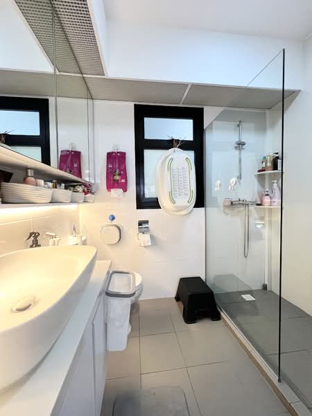 Alkaff Crescent HDB Flat For Sale at S$ 1,158,000 | PropertyGuru Singapore - MBR Bathroom