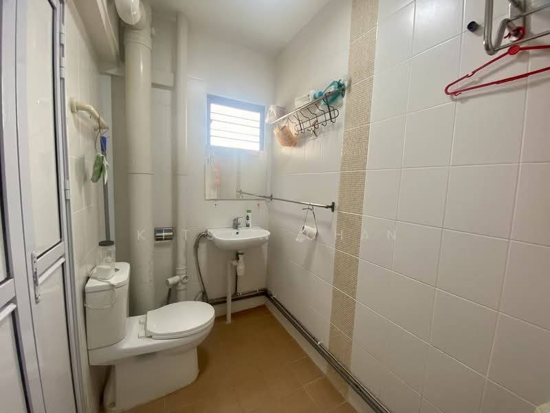 For Sale - 230 Hougang Avenue 1