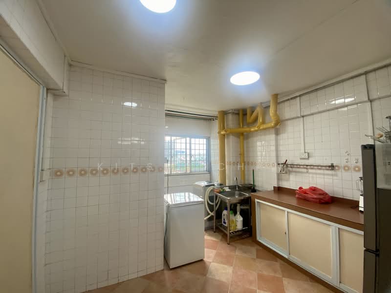 For Sale - 230 Hougang Avenue 1