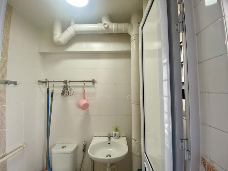 For Sale - 230 Hougang Avenue 1