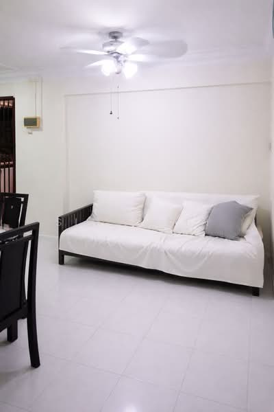 351 Clementi Avenue 2 HDB Flat For Sale at S$ 525,000 | PropertyGuru Singapore - Living Room