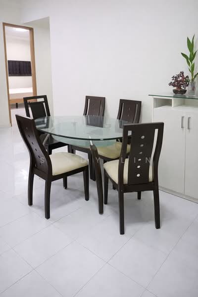 351 Clementi Avenue 2 HDB Flat For Sale at S$ 525,000 | PropertyGuru Singapore - Dining Room